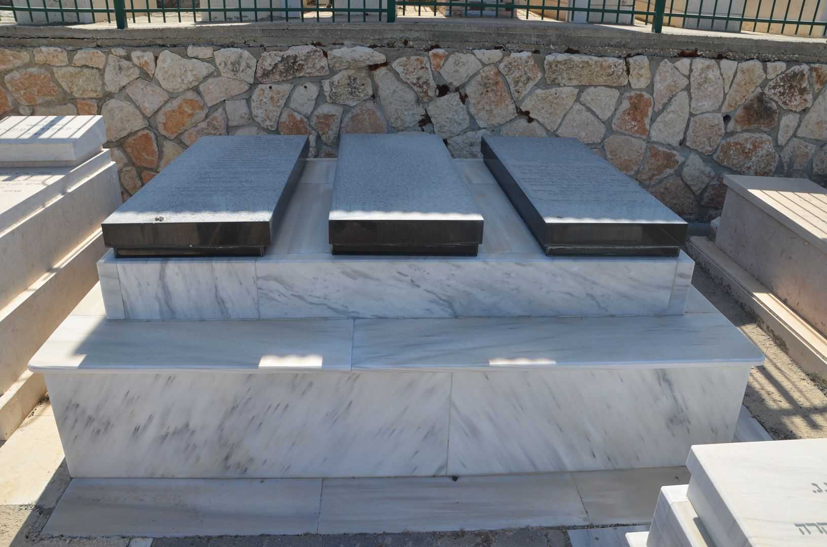 קברו של שמעון דנינו