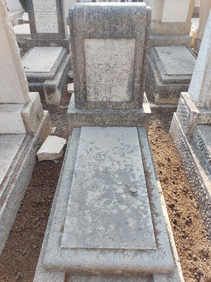 קברו של מזל פרנקו