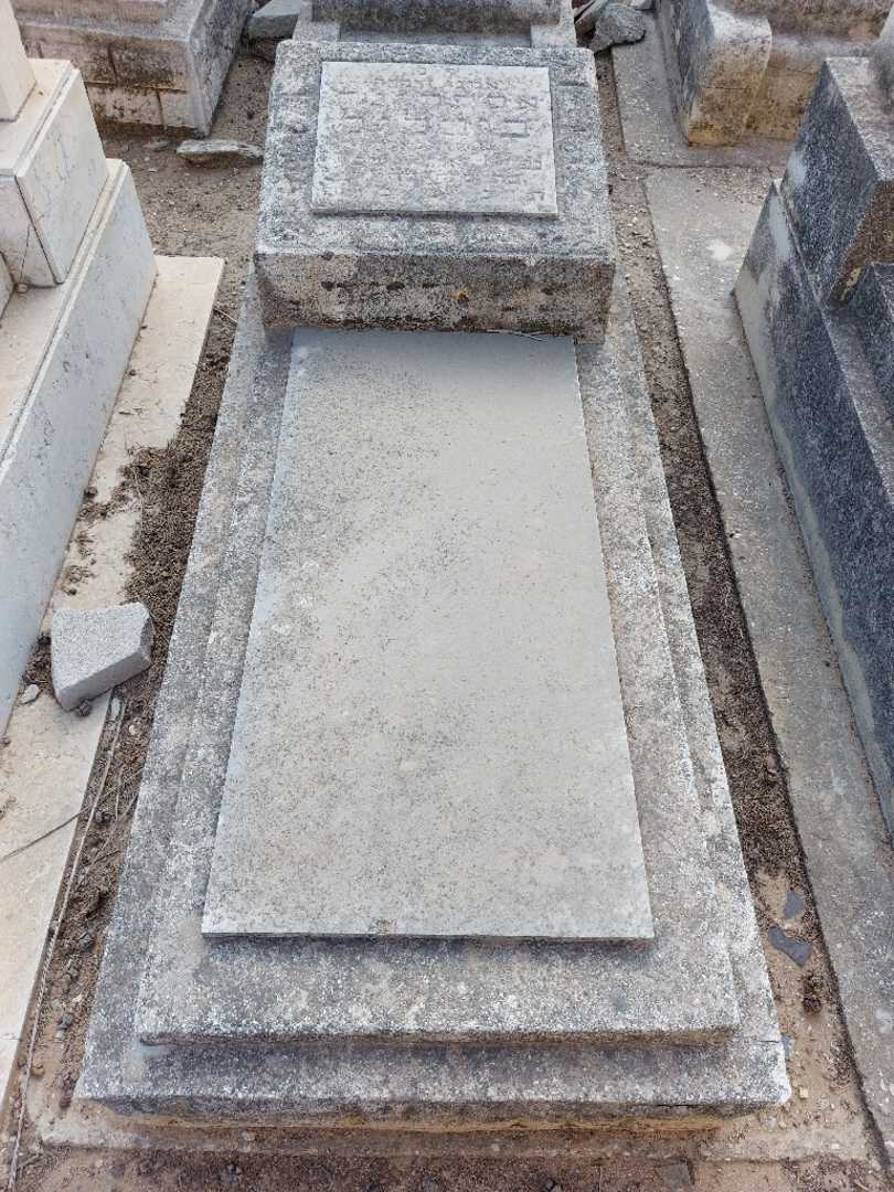 קברו של אסתרינה בובליל