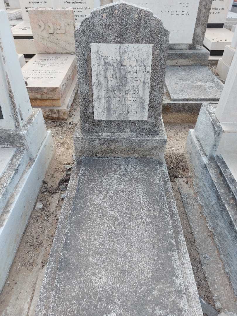 קברו של מינגה ריוז