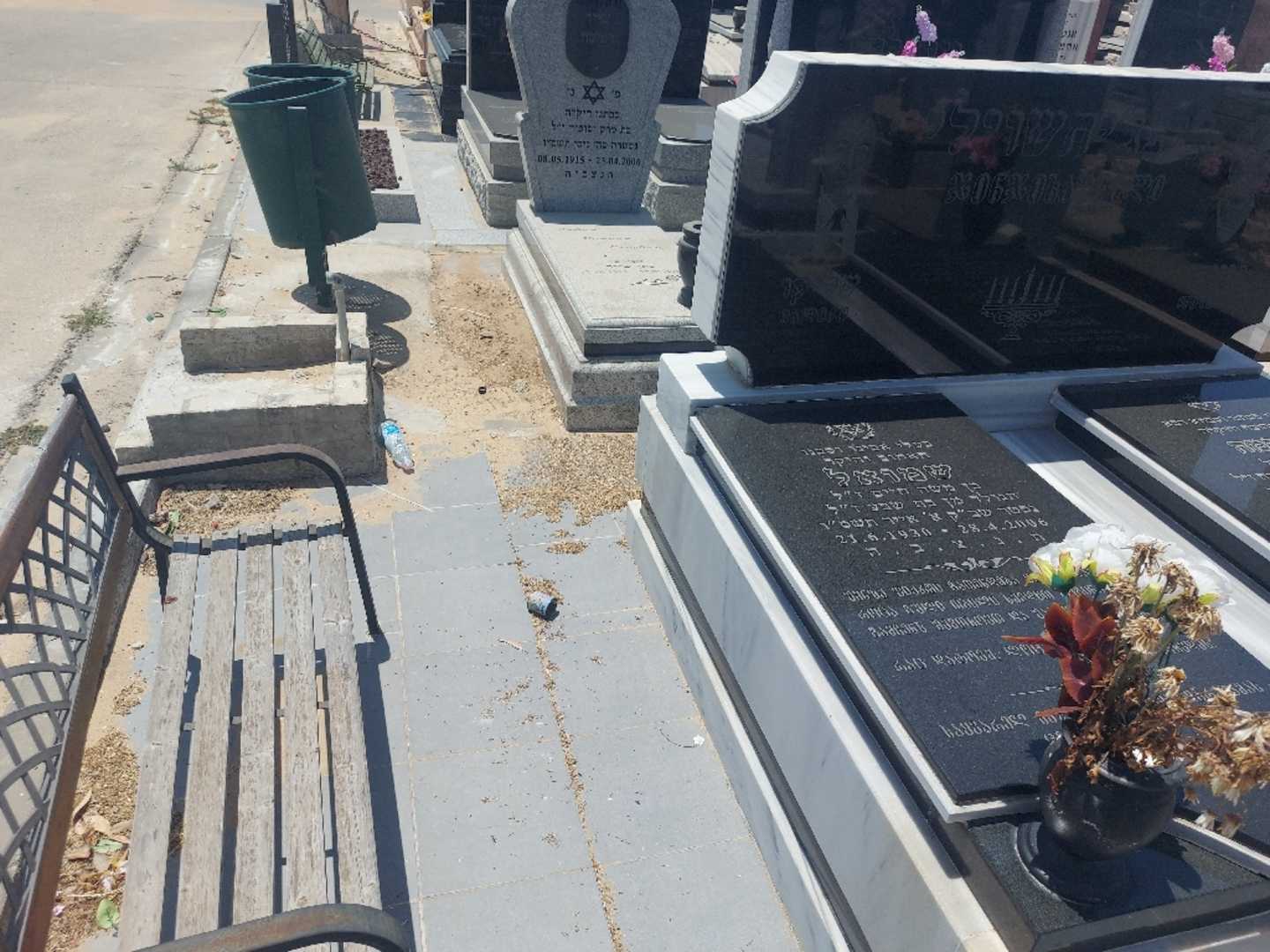 קברו של 1 0. תמונה 1