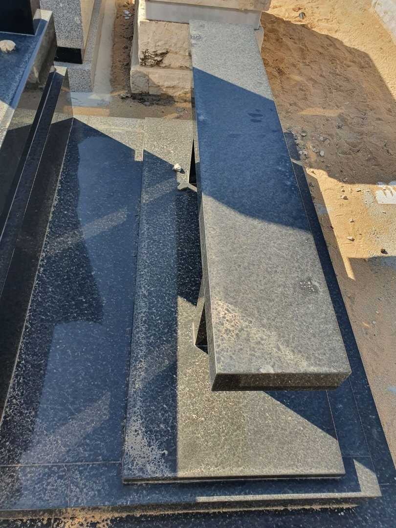 קברו של 1 0. תמונה 1