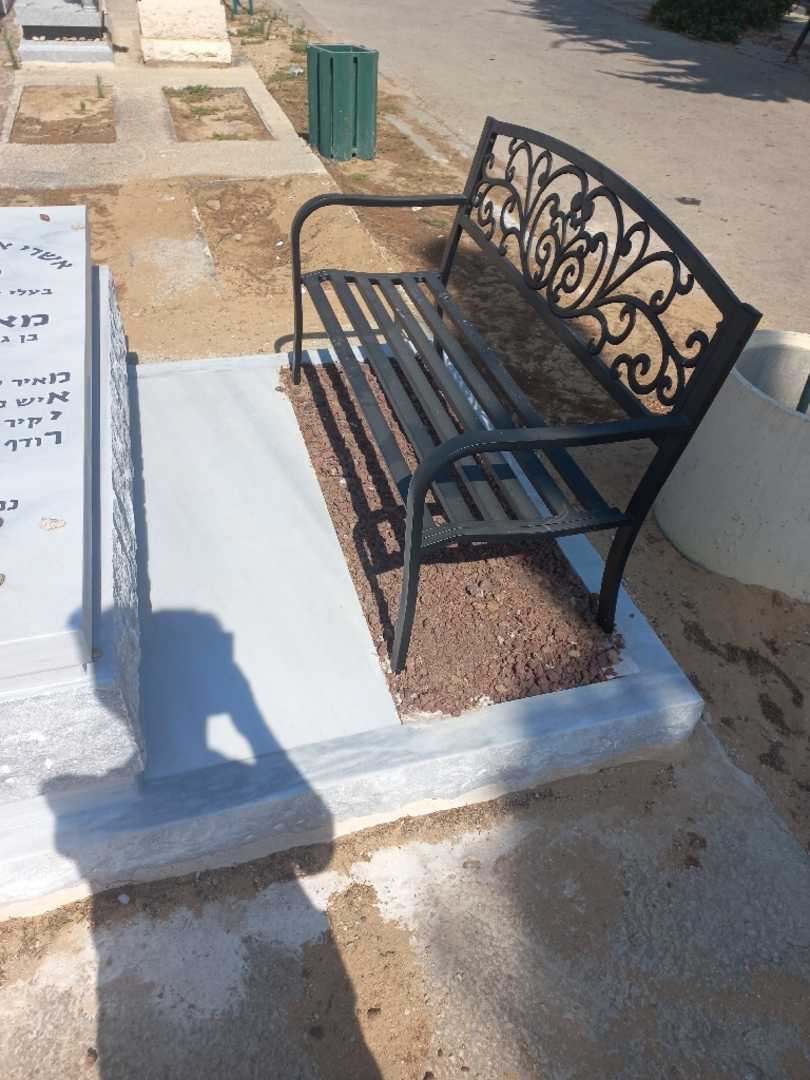 קברו של 1 0. תמונה 1